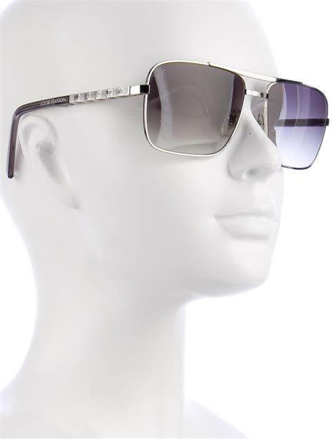 louis vuitton attitude sunglasses on face